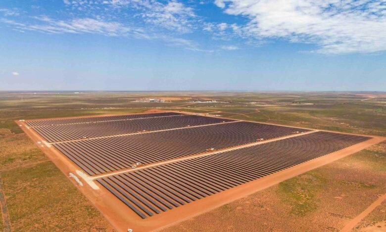 Un gran inversor exige que FirB reformara a Super para que el Río Golden fluya hacia la energía limpia.