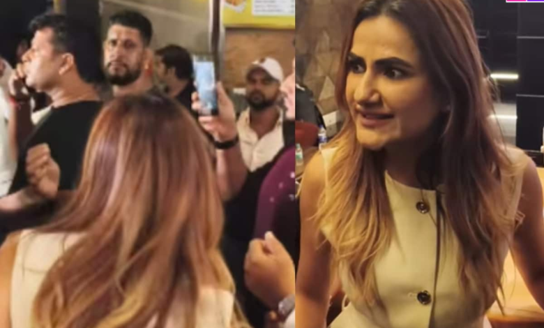 La actriz Ruchi Gujzar Solang Valley reservando personas que actúan a los hombres para reservar el león durante el estreno …; El asunto era …