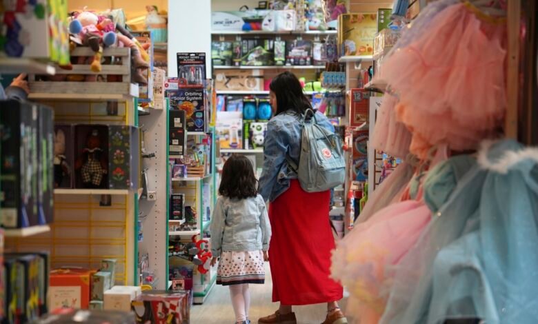 ¿Los aranceles están elevando los precios? Esto es lo que sabemos: NPR