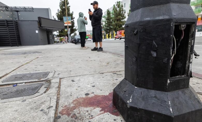 La policía sigue buscando a un hombre armado vinculado al choque de East Hollywood La policía sigue buscando a un hombre armado vinculado al choque de East Hollywood