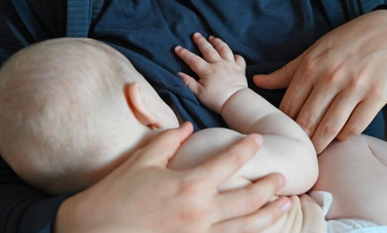 ¿El bebé recibe suficiente leche materna? El nuevo dispositivo ayuda a las mamás a aprender ¿El bebé recibe suficiente leche materna? El nuevo dispositivo ayuda a las mamás a aprender