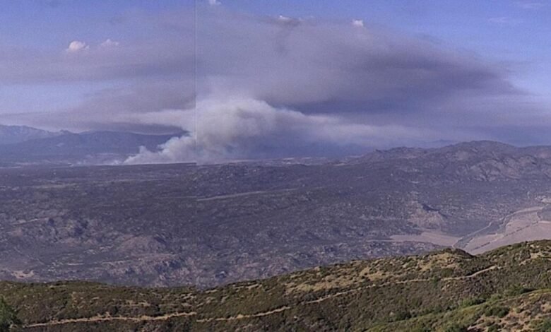 Dale Fire Burns en el condado de Riverside, provocando órdenes de evacuación