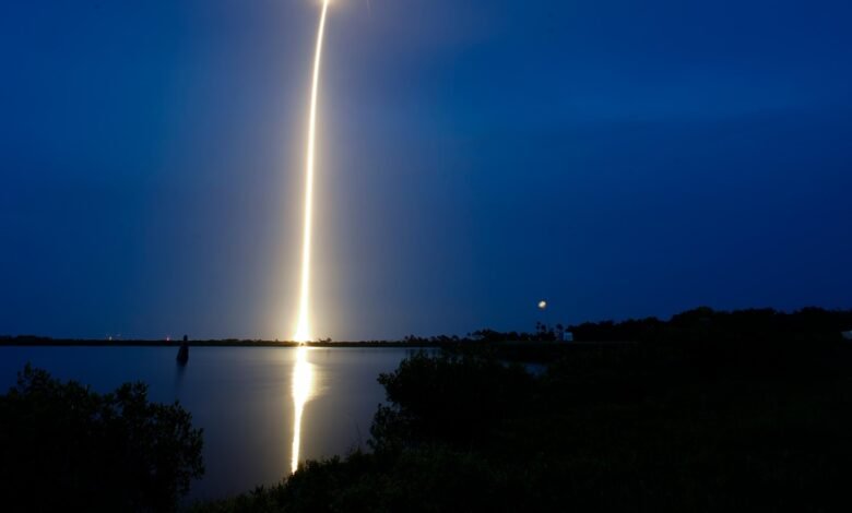 Los investigadores chinos sugieren láser y sabotaje para contrarrestar los satélites de Starlink de Musk Los investigadores chinos sugieren láser y sabotaje para contrarrestar los satélites de Starlink de Musk