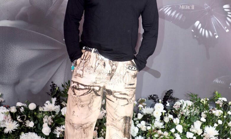 ¡Vea los pantalones de Salman, gente! ¡Vea los pantalones de Salman, gente!