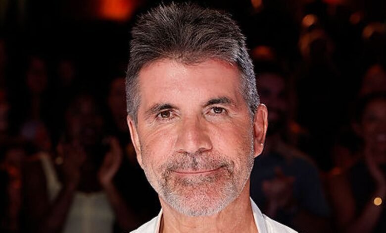 Simon Koul rara vez es visto por su hijo Eric (1) las torres en la parte superior de que los fanáticos están atónitos por ‘Mini Me’. Simon Koul rara vez es visto por su hijo Eric (1) las torres en la parte superior de que los fanáticos están atónitos por ‘Mini Me’.