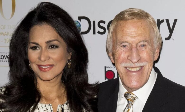 El aniversario de la viuda de Sir Bruce Forecith revela el gesto de la gata de lágrimas