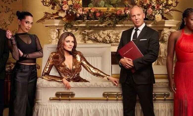 Los visitantes de la herencia fuman en la parte superior de la nueva serie con giro ‘complejo’