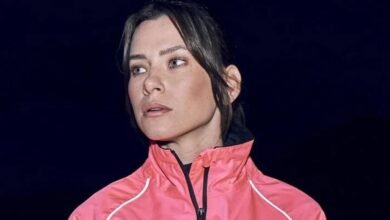 Compre una chaqueta impermeable al almacén de montaña de £ 75 que lo mantiene secado por horas $ 9
