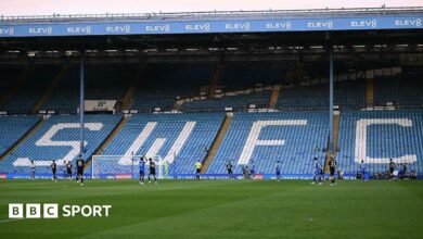 Cuarto cuatro fanáticos Sheffield boicotear el partido de la Copa EFL con Leeds en la protesta propiedad