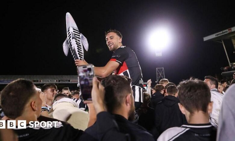 Grimsby derrotó al Manchester United: los marineros enviaron fanáticos salvajes en la famosa noche al club Grimsby derrotó al Manchester United: los marineros enviaron fanáticos salvajes en la famosa noche al club