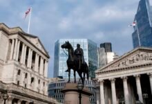 El Banco de Inglaterra reduce las tasas de interés de un 4%.