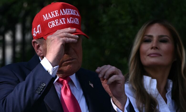 El libro de impuestos de Trump viene con una bola base de giro. El libro de impuestos de Trump viene con una bola base de giro.