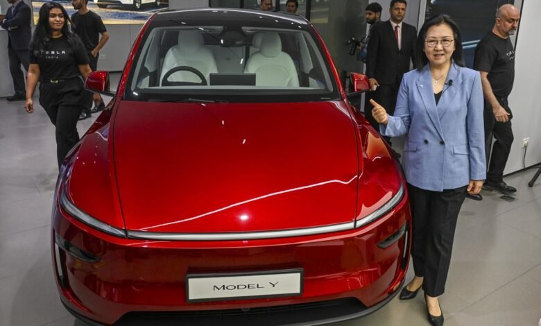 Tesla debuta en India con Centro de experiencia en Mumbai; lanza el modelo Y