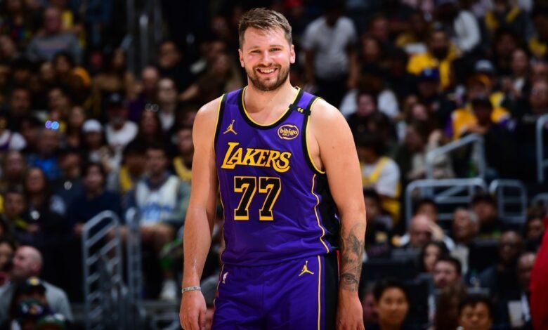 Luka Doncic por 3 años, extendiendo $ 165 millones y Lakers.