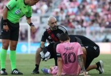 Lionel Messi sale del partido de la Copa de Ligas con una lesión aparente