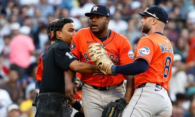 Banco claro en los Medias Astros-Redes después de la balón de Neris Banco claro en los Medias Astros-Redes después de la balón de Neris