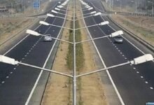 Para los vehículos sin seguro, el ministro de carreteras Moots empinaba en los penaltis
