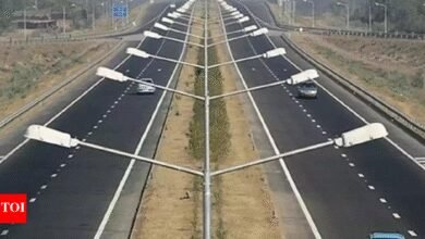 Para los vehículos sin seguro, el ministro de carreteras Moots empinaba en los penaltis