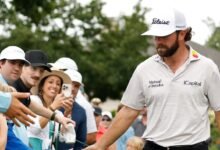 Cameron Young ocupa la posición de liderazgo en el campeonato Wyndham del PGA Tour