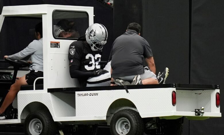 Fuente – Lonnie Johnson Jr. Raiders tenía piernas rotas Fuente – Lonnie Johnson Jr. Raiders tenía piernas rotas