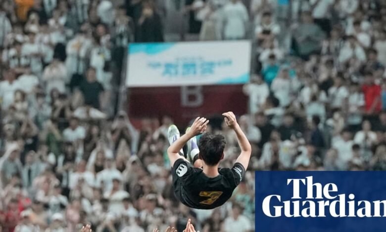 Lágrimas para el Sr. Tottenham como hijo y su característica sonrisa de Smile para pastos nuevos | Fútbol americano Lágrimas para el Sr. Tottenham como hijo y su característica sonrisa de Smile para pastos nuevos | Fútbol americano