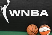 Los fanáticos de la WNBA, acusados de lanzar juguetes sexuales, tienen que enfrentar muchos gastos.