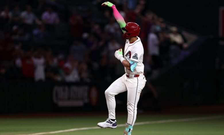 Lourdes Guriel Jr. Crush 103.9 millas por hora desde Mason Miller para HR. Lourdes Guriel Jr. Crush 103.9 millas por hora desde Mason Miller para HR.