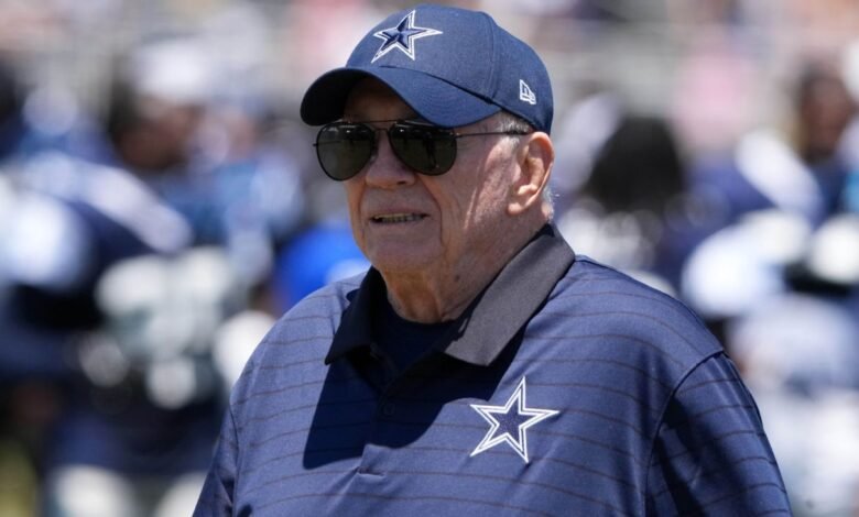 Jerry Jones no confía en que Micah Parsons interpreta a los vaqueros al principio Jerry Jones no confía en que Micah Parsons interpreta a los vaqueros al principio