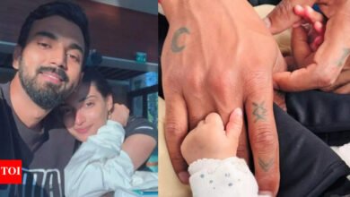Cuando el corazón de KL Rahul se derritió, agarró el dedo y compartió la adorable imagen de su hija Ivrah; Athia Sethi, Saniel Shetty, Ranveer Singh respondieron con Love Hindi Movie News