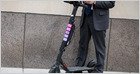 Lyft informa que los ingresos del segundo trimestre subieron un 11% yoy a $ 1.59b frente a $ 1.61b est., Reservas brutas de un 12% a $ 4.5B, aumenta un 14% a 234.8m frente a 235.9m est.; Lyft cae 6%+ después de las horas (Akash Sriram/Reuters)