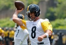 Aaron Rodgers se abre para jugar en la apertura de Steelers