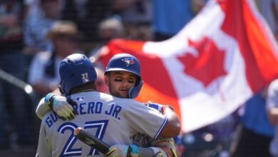 63 hits de Blue Jays en el barrido de rocas de 3 juegos más desde 1900