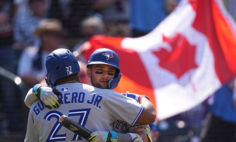 63 hits de Blue Jays en el barrido de rocas de 3 juegos más desde 1900
