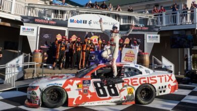 Connor Zilisch Falls de NASCAR celebra, rompiendo la clavícula