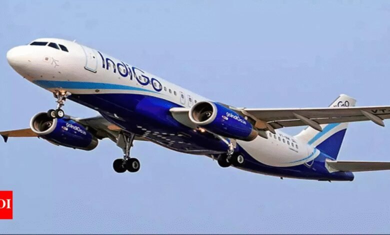 De nuevo: Indigo A321 tiene que sufrir el ataque en la esquina de la esquina durante la fuerte lluvia.
