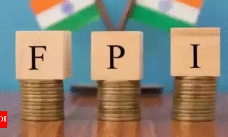 FPI Selltoff: Rs 21,000 millones de rupias descargados de los mercados indios en la primera mitad de agosto; Los analistas citan aranceles estadounidenses, ganancias del primer trimestre y depreciación de la rupia FPI Selltoff: Rs 21,000 millones de rupias descargados de los mercados indios en la primera mitad de agosto; Los analistas citan aranceles estadounidenses, ganancias del primer trimestre y depreciación de la rupia