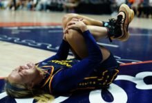 Rally de fiebre después de que Sophie Cunningham se hunda con lesión en la rodilla