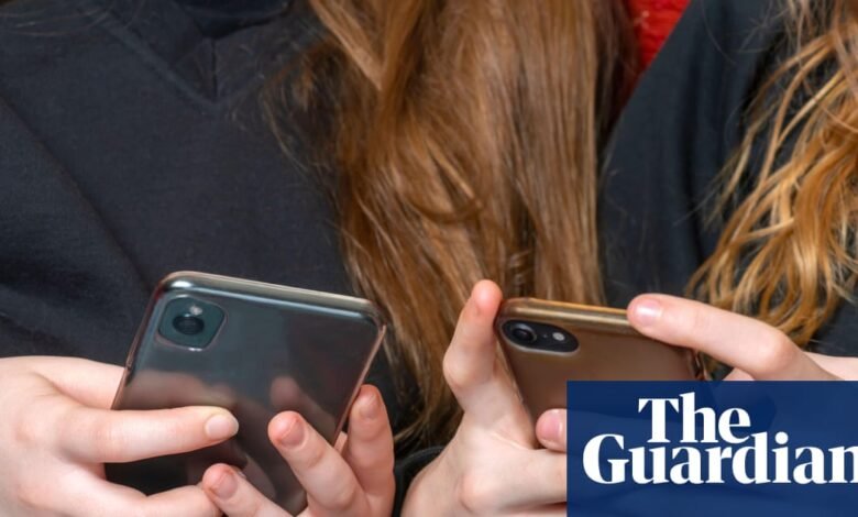 Las redes sociales aún empujan contenido relacionado con el suicidio a los adolescentes a pesar de las nuevas leyes de seguridad del Reino Unido | Seguridad en Internet