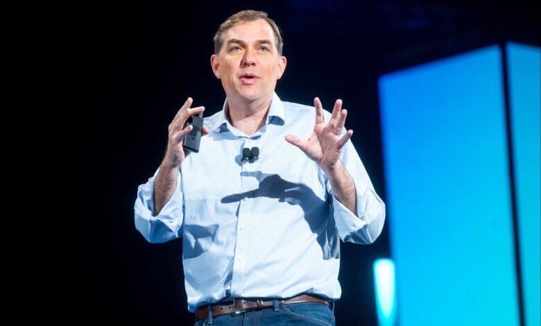 CEO de Amazon Web Services: Deje de reemplazar a los trabajadores con AI. CEO de Amazon Web Services: Deje de reemplazar a los trabajadores con AI.