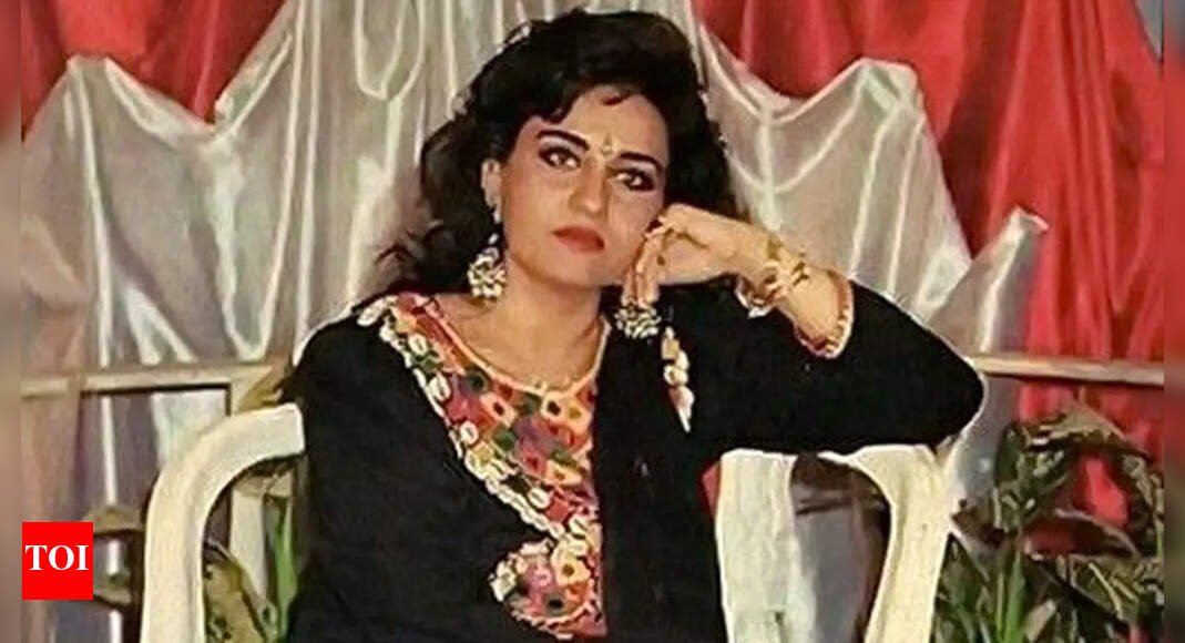 Rena Roy: Por el amor de una superestrella de Bollywood a la esposa de un jugador de cricket paquistaní, la historia continua de la actriz.