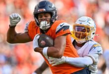 Broncos intercambia Devaugn Vele a Saints por dos cuerpos