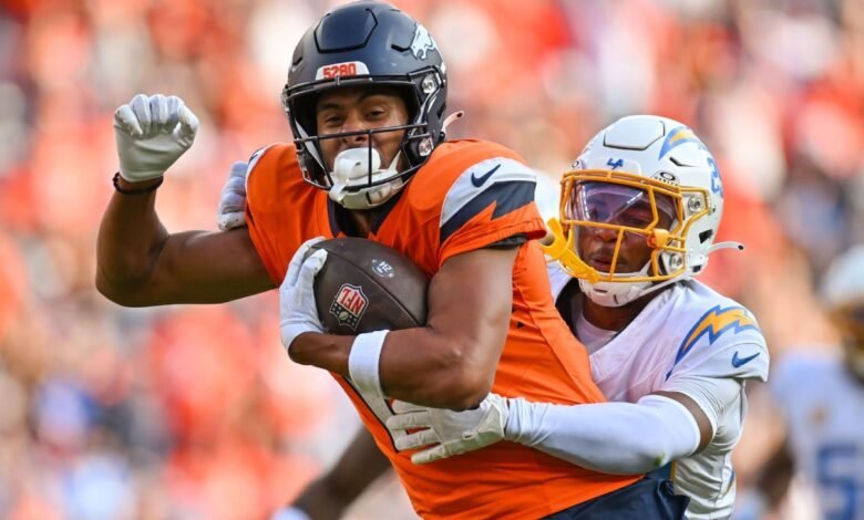 Broncos intercambia Devaugn Vele a Saints por dos cuerpos