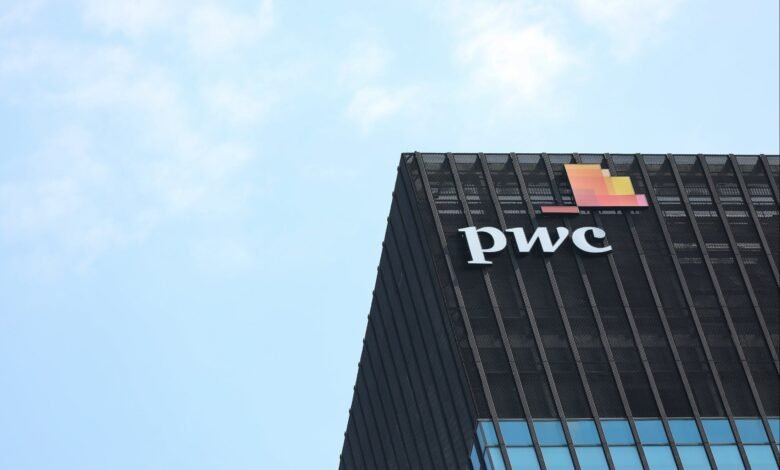 PWC Reducción de la contratación de nivel de entrada, procesos cambiantes PWC Reducción de la contratación de nivel de entrada, procesos cambiantes