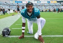 Travis Hunter de Jaguars se sienta fuera de la práctica, a Miss Sat. juego
