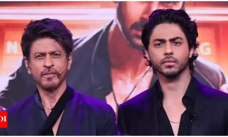 Como un padre, como un hijo: Arya Khan siguió el movimiento de Shah Rukh Khan, su padre hizo su debut con un espectáculo.