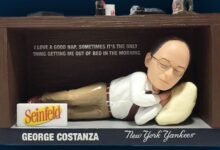 Los Yankees de Nueva York anuncian George Costanza Sleeping Bobblehead Sorteo