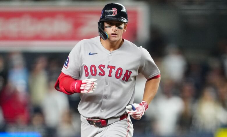 El ajuste de swing tiene los Medias Rojas Roman Anthony Rolling Rolling. El ajuste de swing tiene los Medias Rojas Roman Anthony Rolling Rolling.