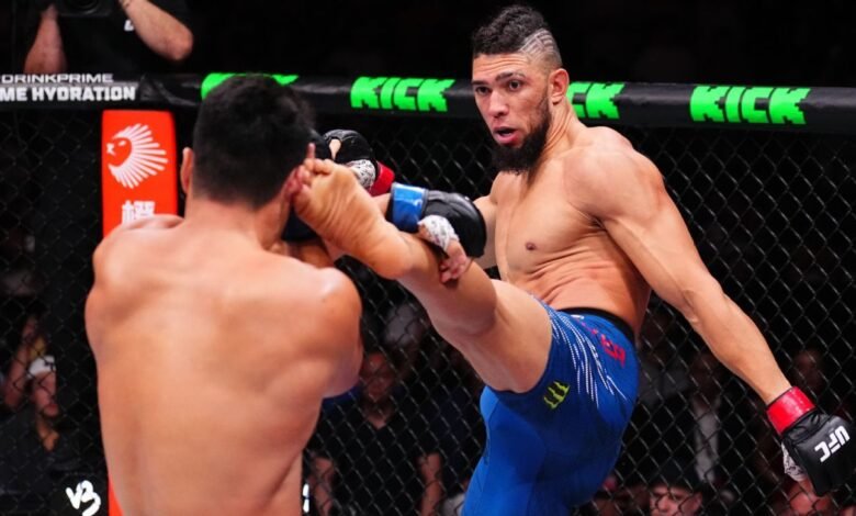 Johnny Walker molesta a Zhang Mingyang en UFC Fight Night en Shanghai Johnny Walker molesta a Zhang Mingyang en UFC Fight Night en Shanghai