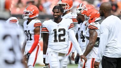 El gerente general de los Browns, Andrew Berry, dijo que no vio ningún problema al sostener cuatro QB en el equipo de 53 personas.