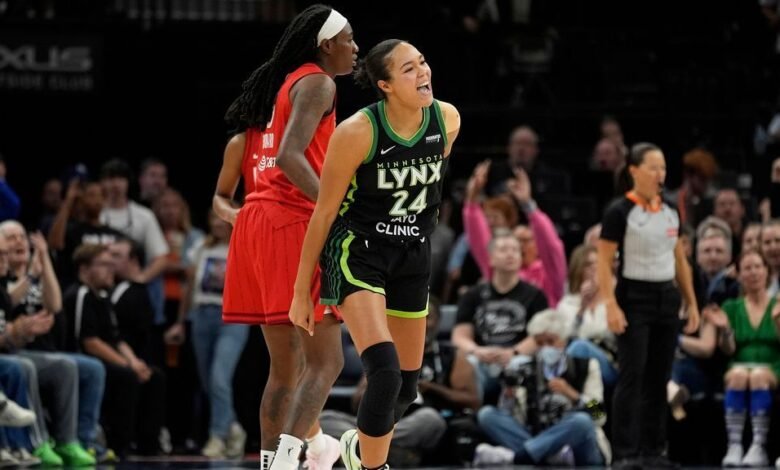 Naphesa Collier de Lynx alcanzó 32 al regresar a la lesión en el tobillo Naphesa Collier de Lynx alcanzó 32 al regresar a la lesión en el tobillo